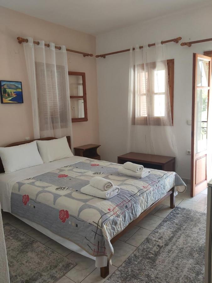 Voula Pansion Kardamyli Exterior foto