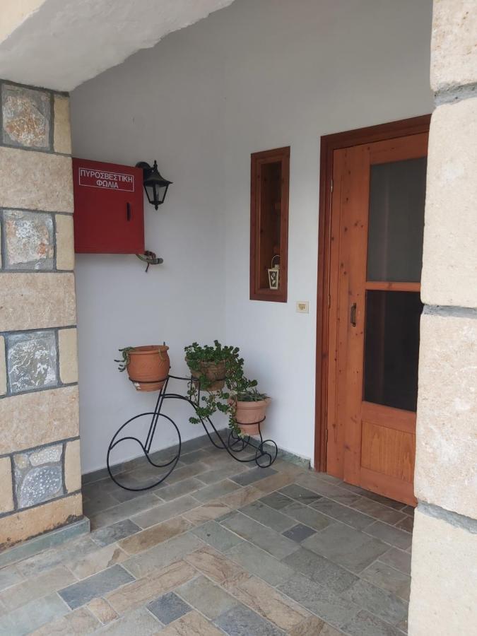 Voula Pansion Kardamyli Exterior foto