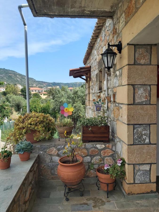 Voula Pansion Kardamyli Exterior foto